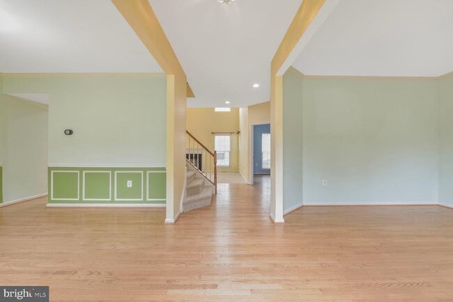 Building Photo - 730 Emerald Hill Dr NE