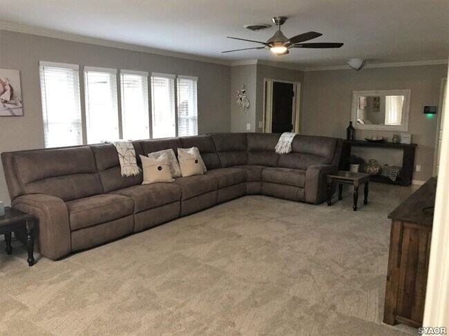 Foto del edificio - Stylish 3 Bedroom home in North Yuba City