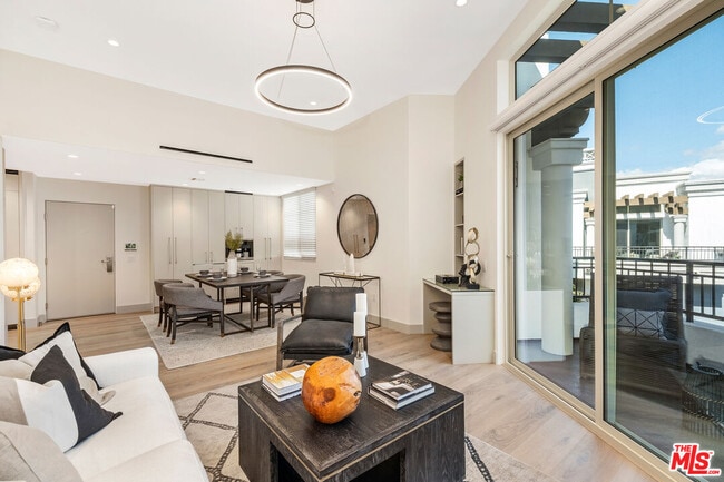 Building Photo - 130 S Sepulveda Blvd