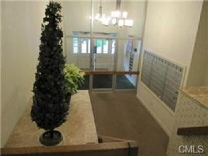 Foto del edificio - 34 Padanaram Rd