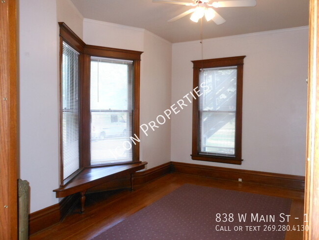 Building Photo - 838 W Main St #1