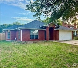 Building Photo - 1706 Laura Ln
