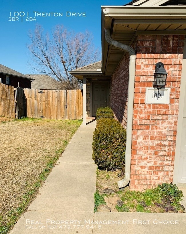 Foto del edificio - 3/2 Duplex In Southfield Heights Community!