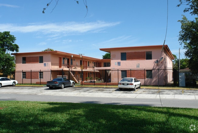 Opa ¡Villas - Sharazad Apts