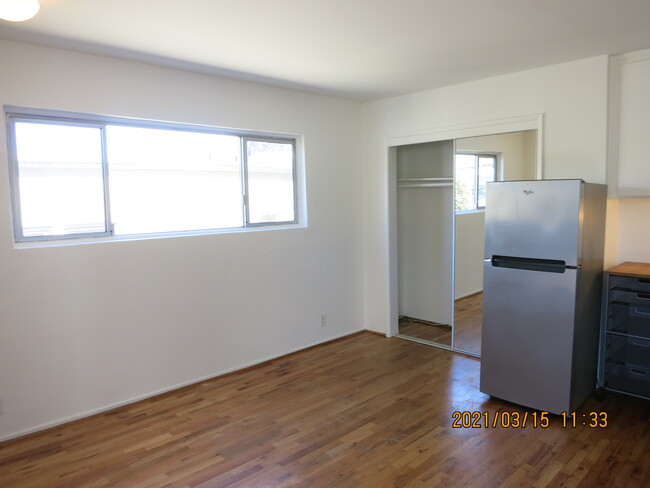 Building Photo - 109 Breeze Ave