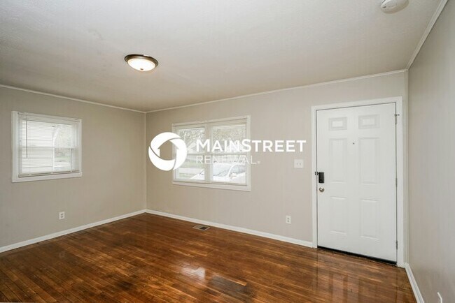 Foto del edificio - 3 Bedroom Pet-Friendly Home in Louisville,...