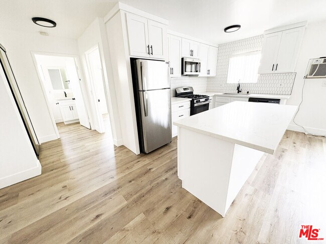 Foto del edificio - 5440 Carlton Way