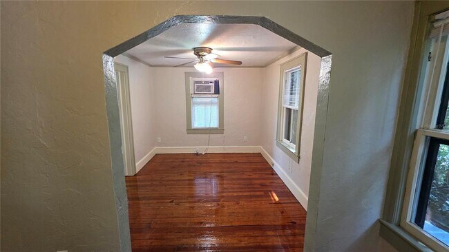 Foto del edificio - 1317 NW 7th Ave