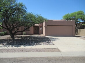 Building Photo - 8925 N Palm Brook Dr