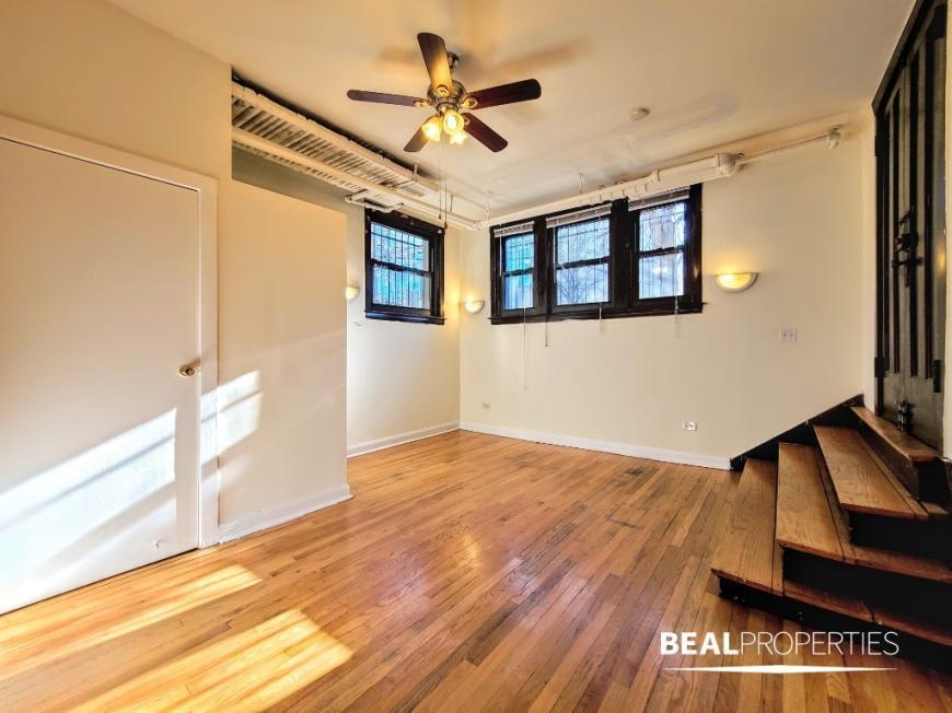 Foto principal - 0 bedroom in CHICAGO IL 60613