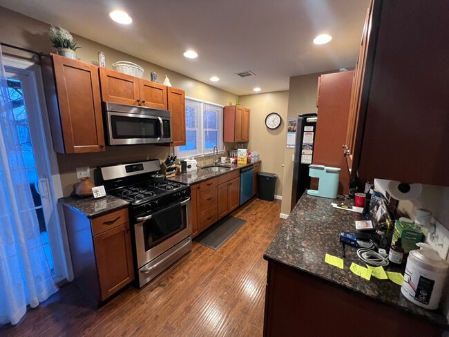 Building Photo - 3 Ikes Ln