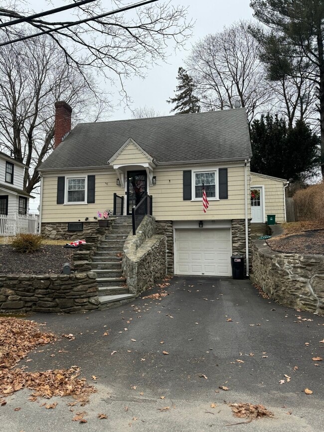 Building Photo - 23 Tiverton Pky