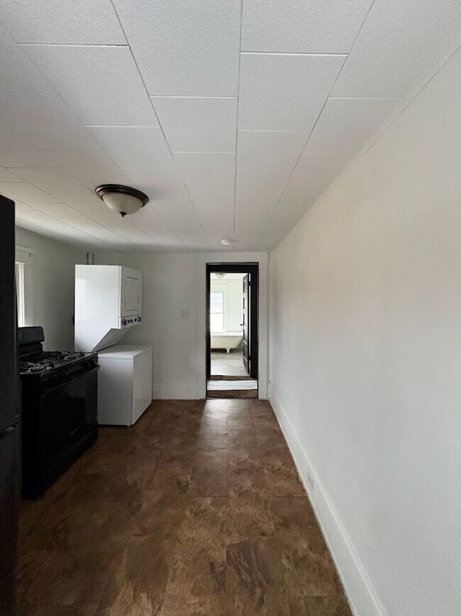 Building Photo - 1433 Kenmore Blvd