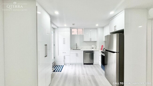 Building Photo - 207 Wesmina Av