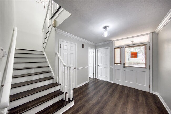 Building Photo - 2 br, 3 bath Townhome - 8 Pelican Place
