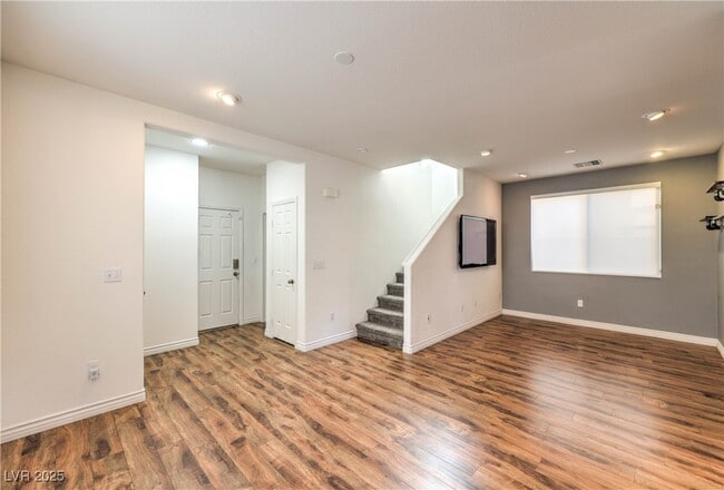 Building Photo - 9194 Red Knoll St