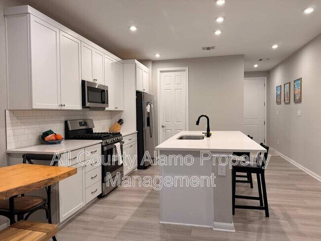 Foto del edificio - 420 Chaste Tree Dr