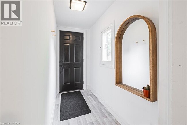 Photo du bâtiment - 196 Walnut St S