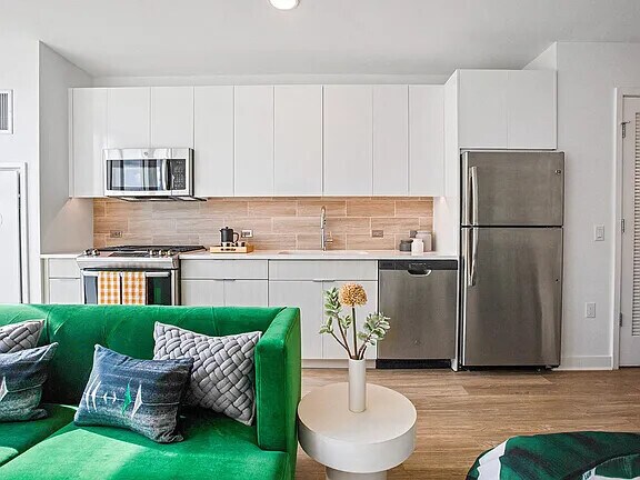 Foto del edificio - 2357 N Lincoln Ave