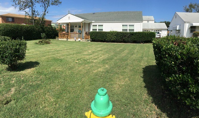 Primary Photo - 1240 Little Bay Ave