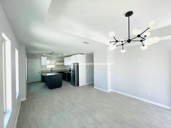 Foto del edificio - 3802 Las Vistas Ln