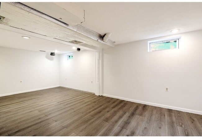 Building Photo - 103 Walnut St