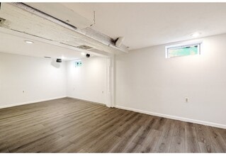 Building Photo - 103 Walnut St