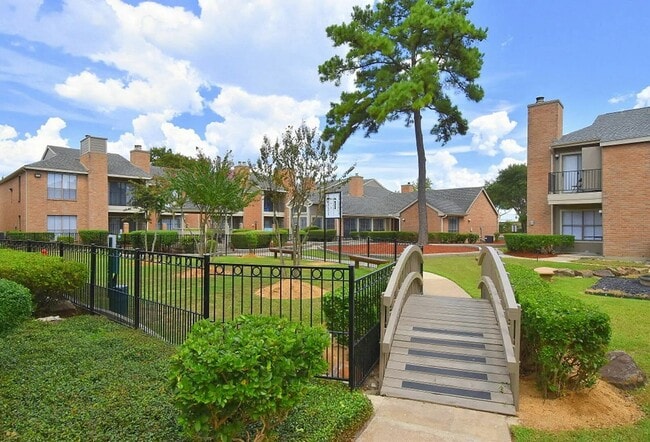 Foto del edificio - 1320 Farm to Market 1960 Bypass Rd E