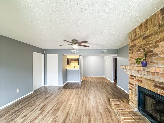Foto del edificio - 10555 Turtlewood Ct