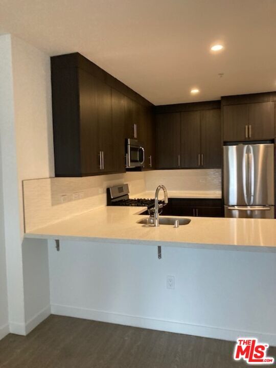 Foto del edificio - 11405 Chandler Blvd