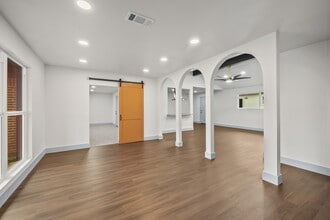 Building Photo - 4903 Mayflower St