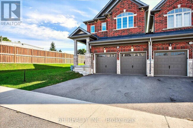 Photo du bâtiment - 14 Fernridge Hts