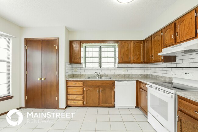 Building Photo - 1501 N Aztec Ave