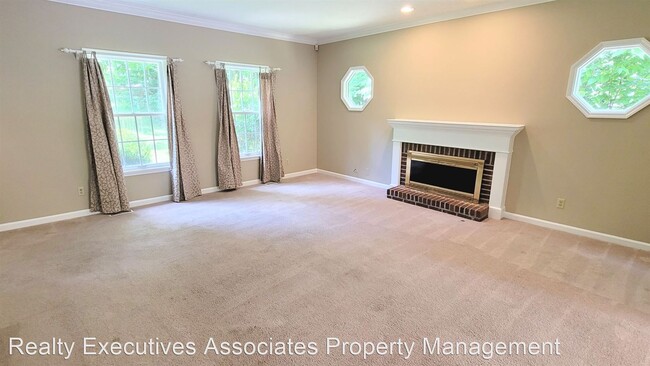 Building Photo - 4 br, 3.5 bath House - 2006 Cypresswood Lane