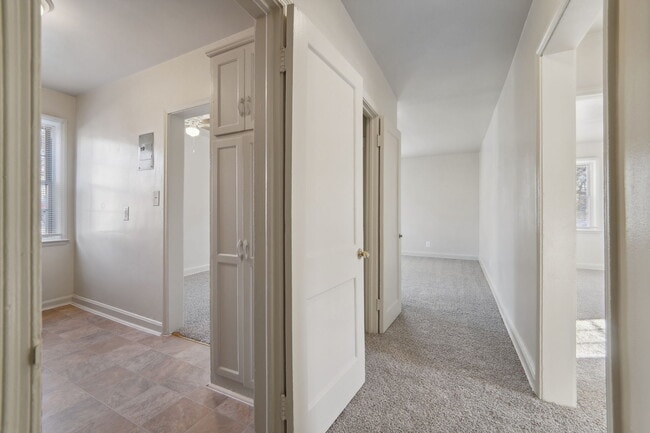 Building Photo - Lochwood Apartments