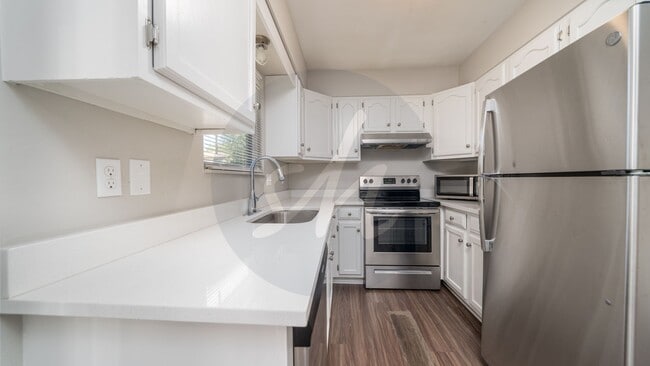 Building Photo - 720 Swope Ave