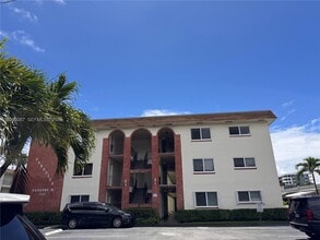 Building Photo - 2210 Taylor St
