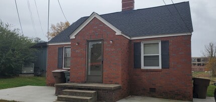 Building Photo - 2515 Spring Garden St