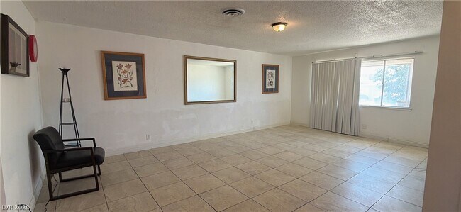 Foto del edificio - 4712 W Rip Van Winkle Ln