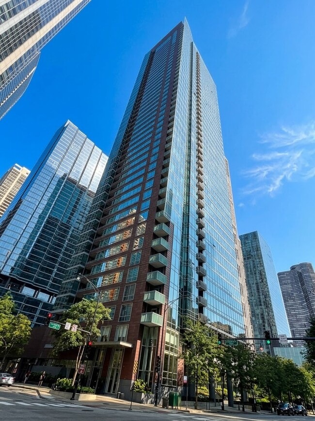 Building Photo - 505 N McClurg Ct
