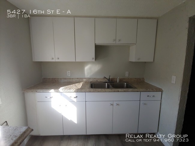 Building Photo - 5427 16th St E