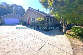 Building Photo - 1147 San Andreas Rd