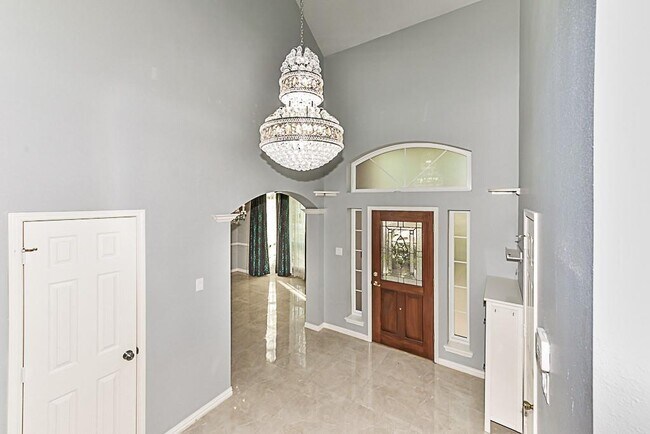 Building Photo - 21515 Santa Clara Dr