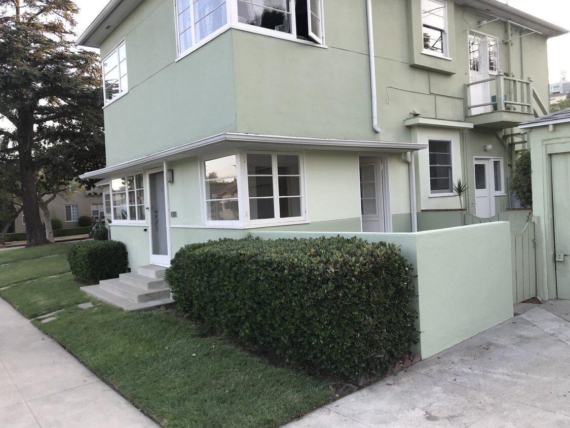 Primary Photo - 2505 W Silver Lake Dr