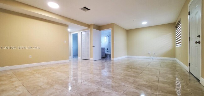 Foto del edificio - 1627 NW 18th St