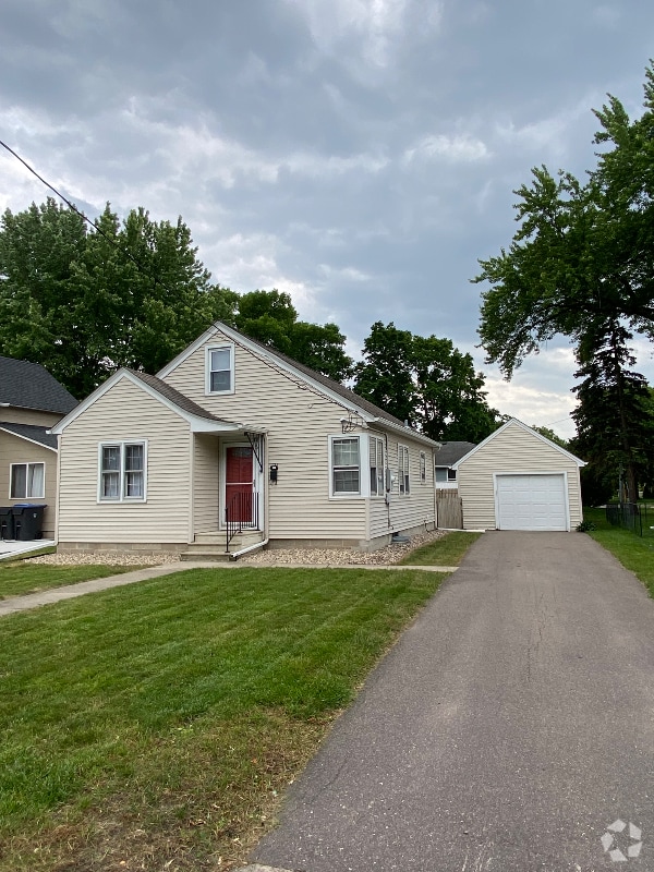 Building Photo - 121 Belleview Ave