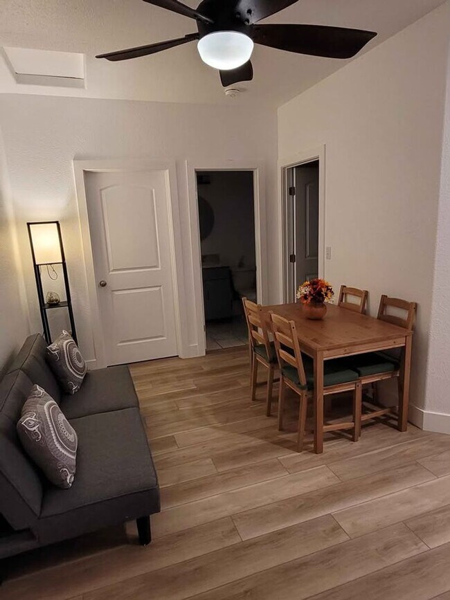 Foto del edificio - Newer Furnished Northwest ADU