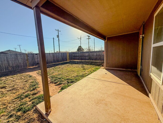 Foto del edificio - 3 Bedroom Home In Lubbock ISD!