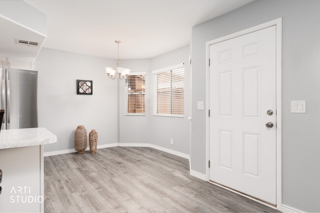 Building Photo - 818 Mesquite Springs Dr