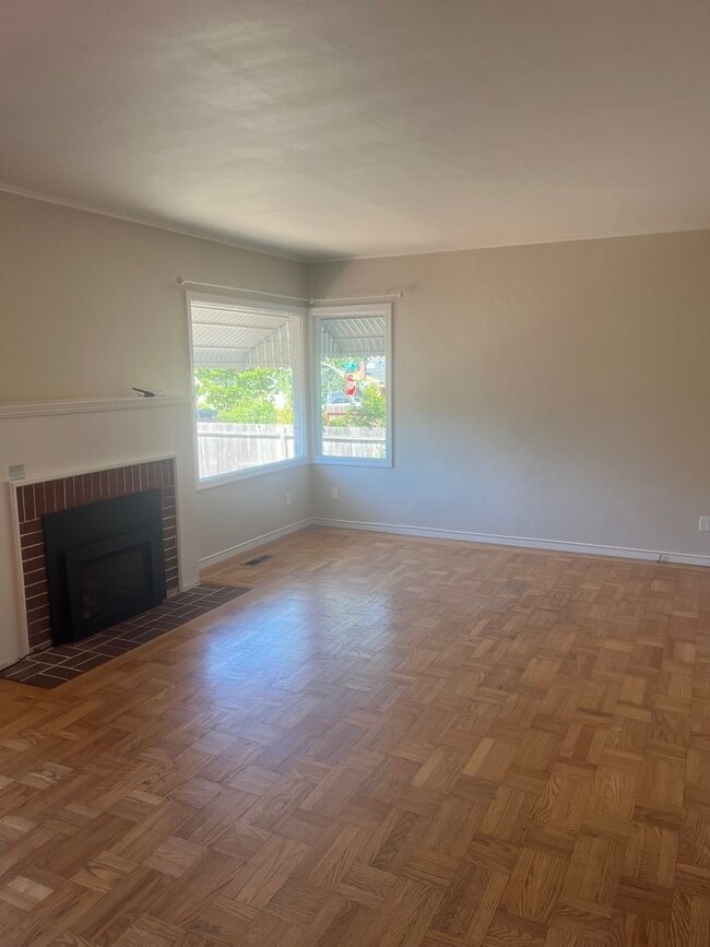 Building Photo - Adorable 2 bedroom 1 Bathroom Located in N...